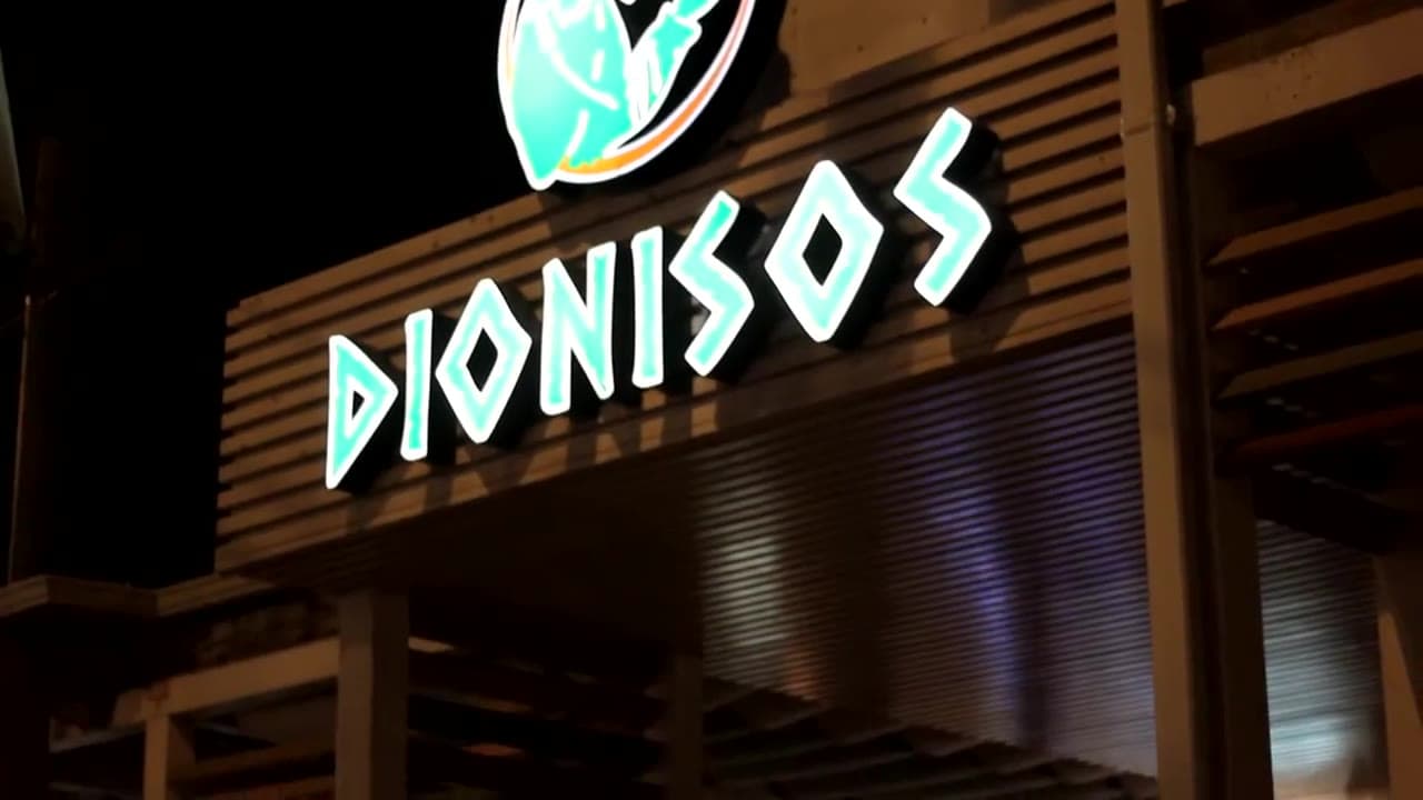 Mos-Craciun-si-Zeul-Dionisos